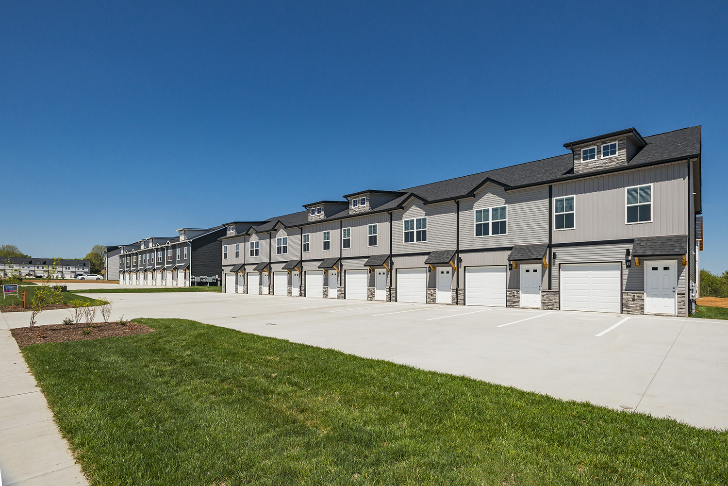 Arrowood Farms The Multifamily Advisory Group at Cushman & Wakefield